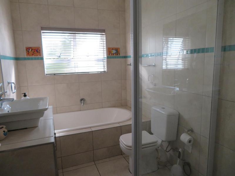 To Let 4 Bedroom Property for Rent in Zevendal Western Cape